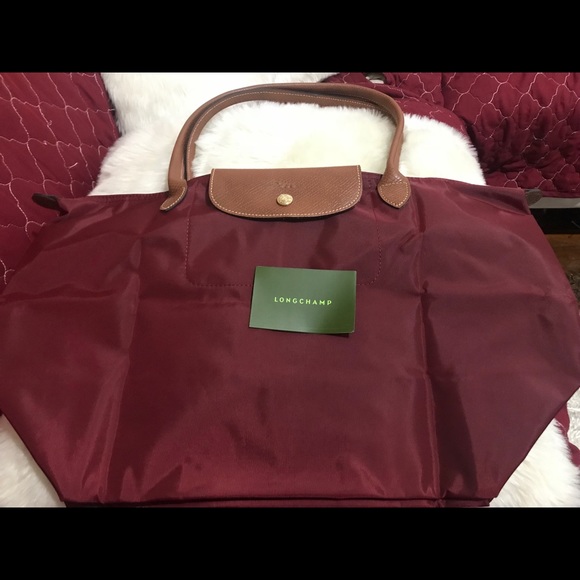 longchamp wine red